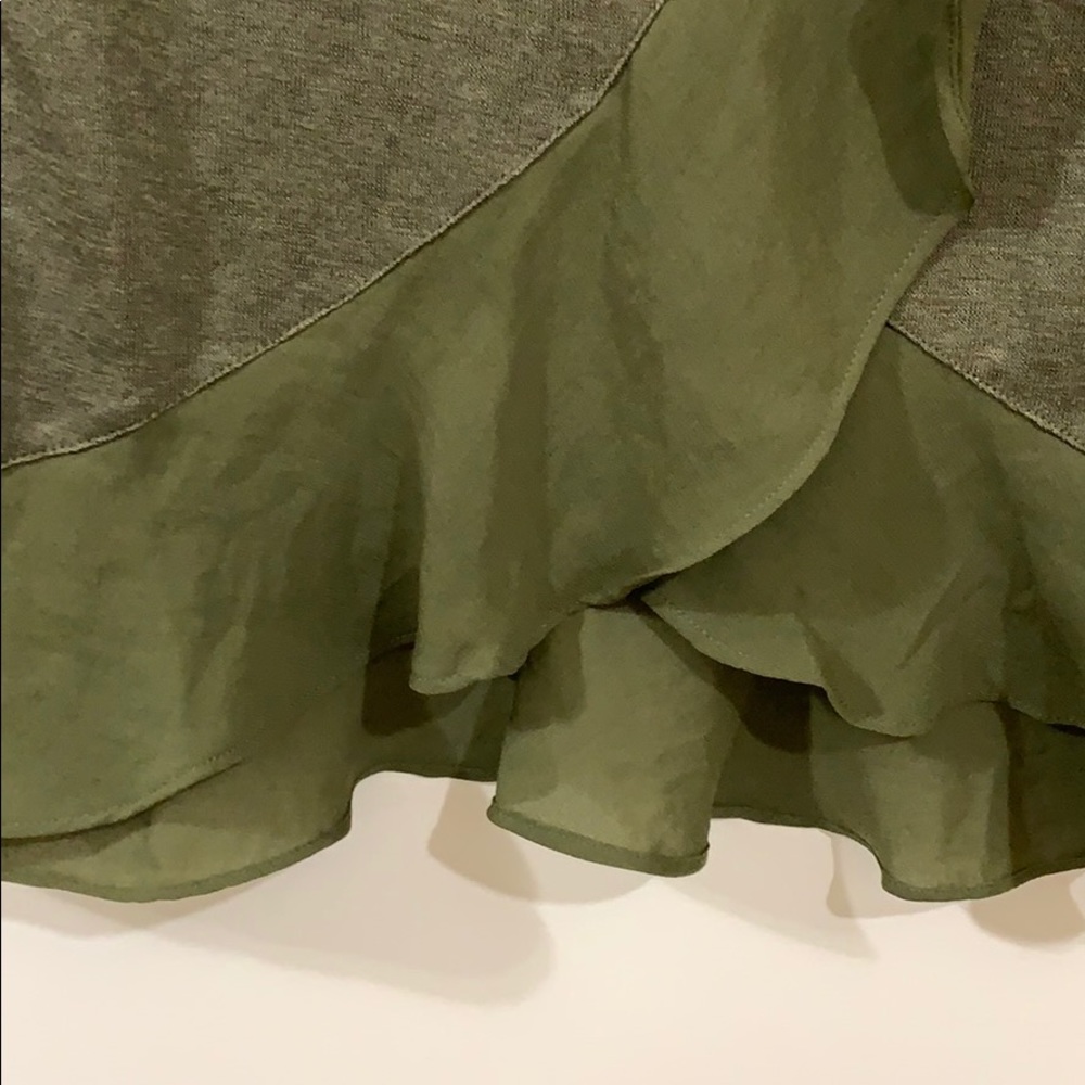 Banana Republic Ruffle Top - Picture 5 of 5